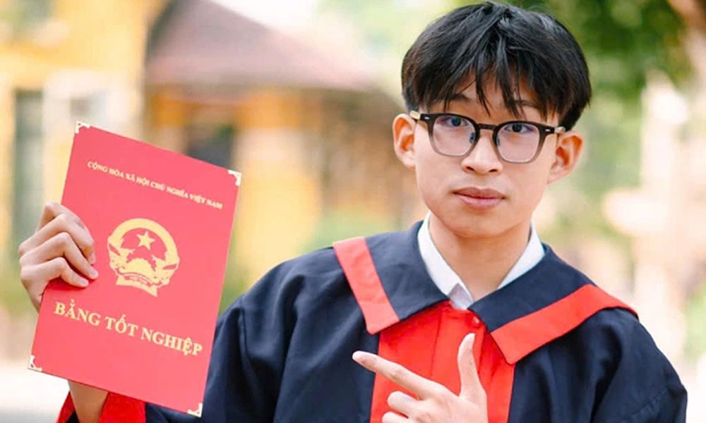 Vietnamese teen beats global competition to win sole full scholarship at top Australian university